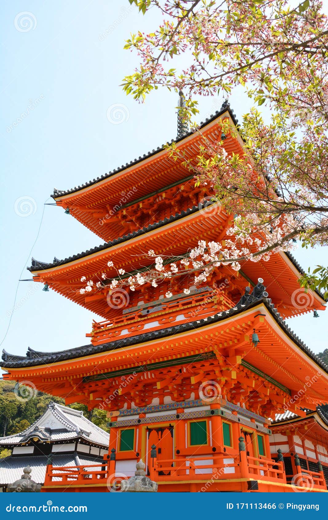日本京都清水寺红塔库存照片 图片包括有聚会所 城市 有历史 布琼布拉 本质 吸引力 任意