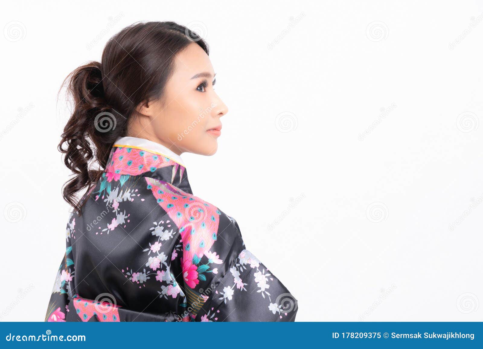 日本女性穿和服库存图片 图片包括有 日本女性穿和服库存图片 图片包括有