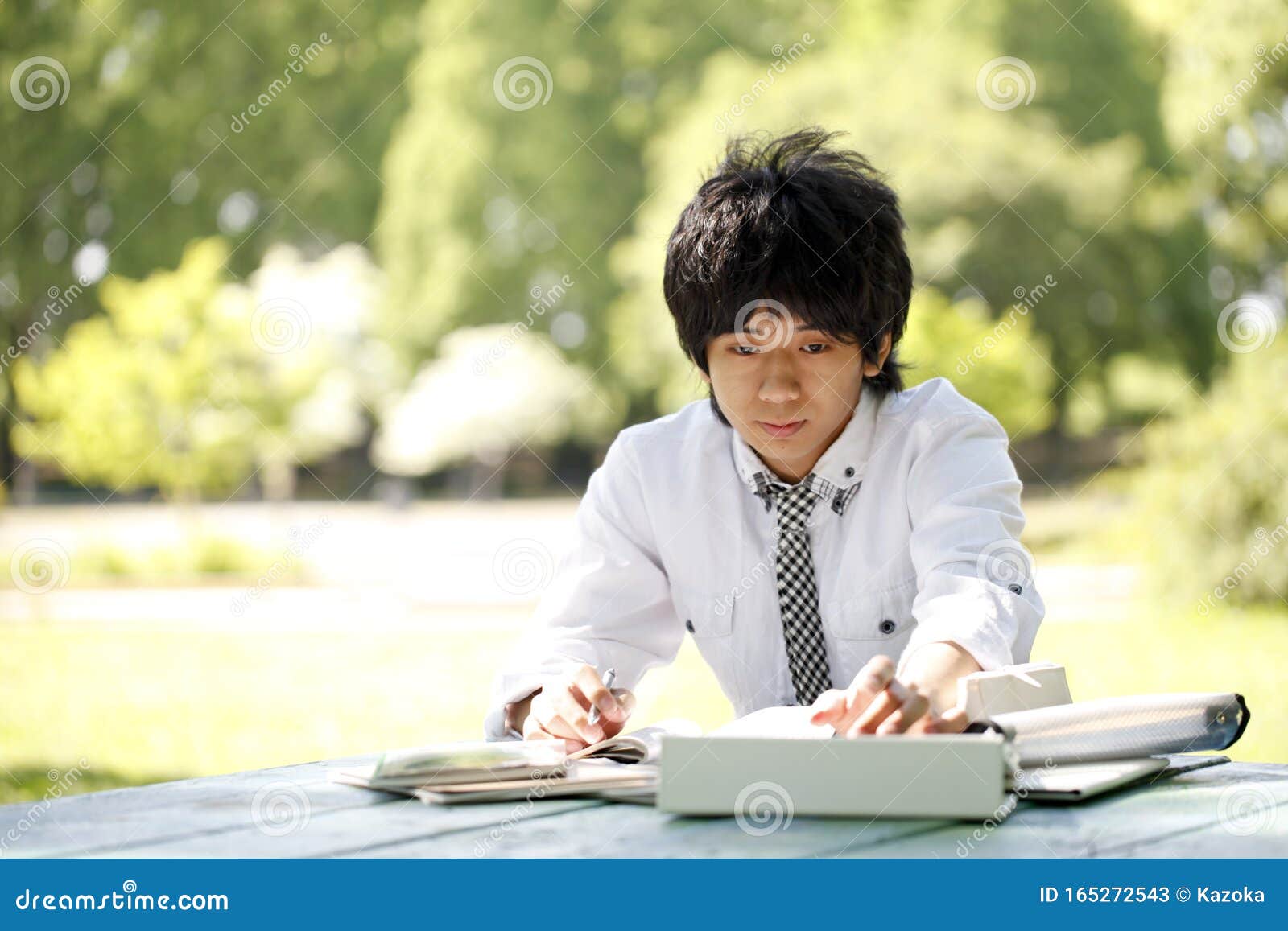 日本男大学生库存图片 图片包括有复制 图象 快乐 挑运 校园 青春期 汉语 本质 日本男大学生库存图片 图片包括有复制 图象 快乐 挑运 校园 青春期 汉语 本质