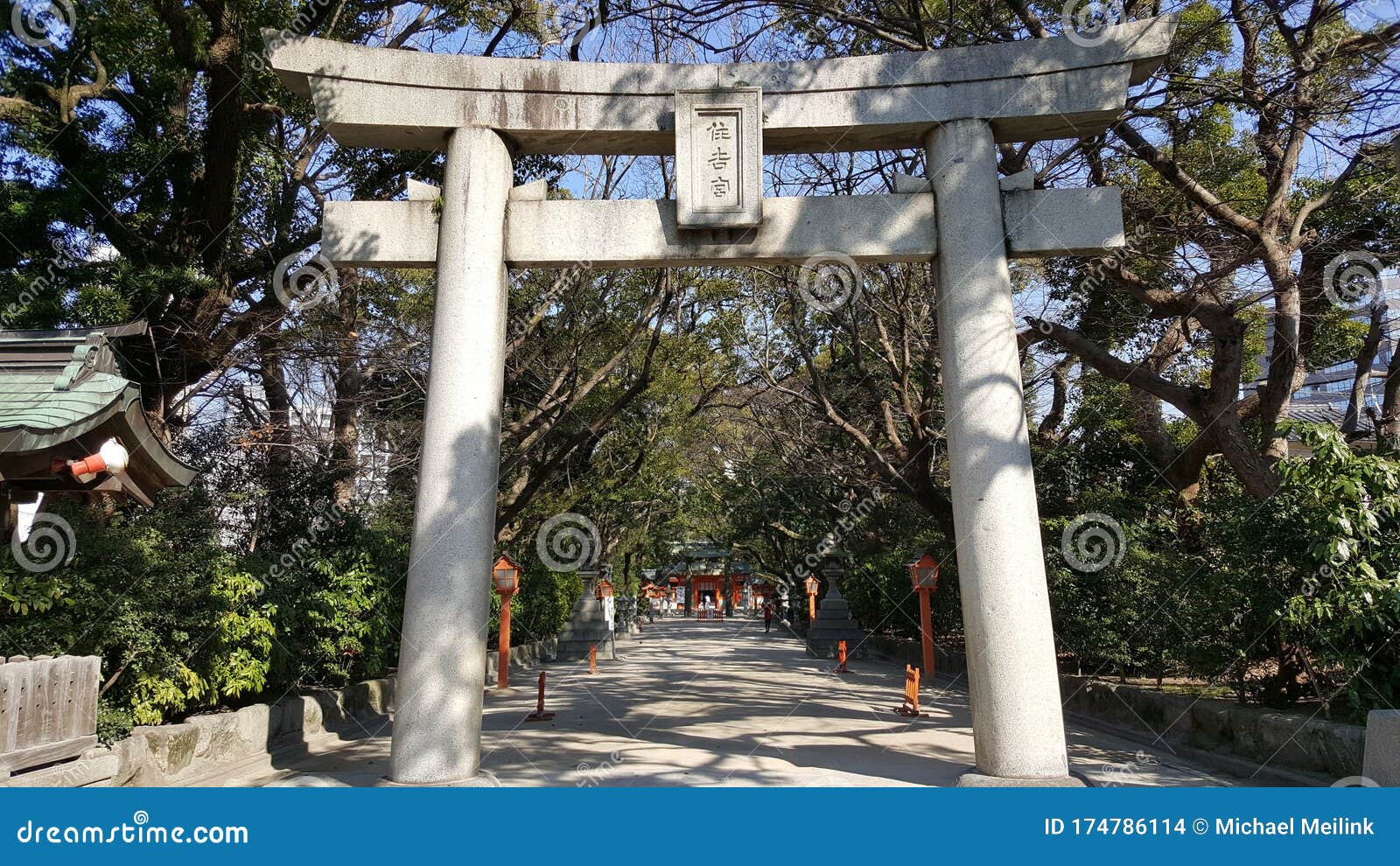 日本鸟居石庙庙门库存照片 图片包括有聚会所 相信 哲学 福冈 设计 室外 空缺数目