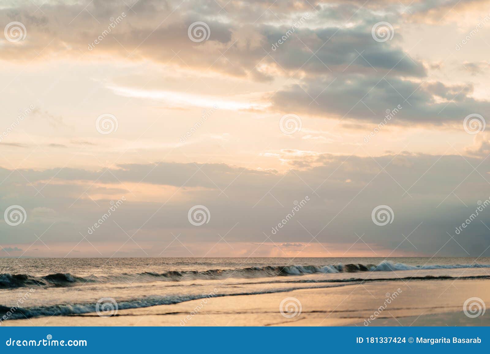 日落天空 日落云霄 平静的大海冥想的海空背景宁静的海景库存照片 图片包括有夜间 横向 日落天空 日落云霄 平静的大海冥想的海空背景宁静的海景库存照片 图片包括有夜间 横向