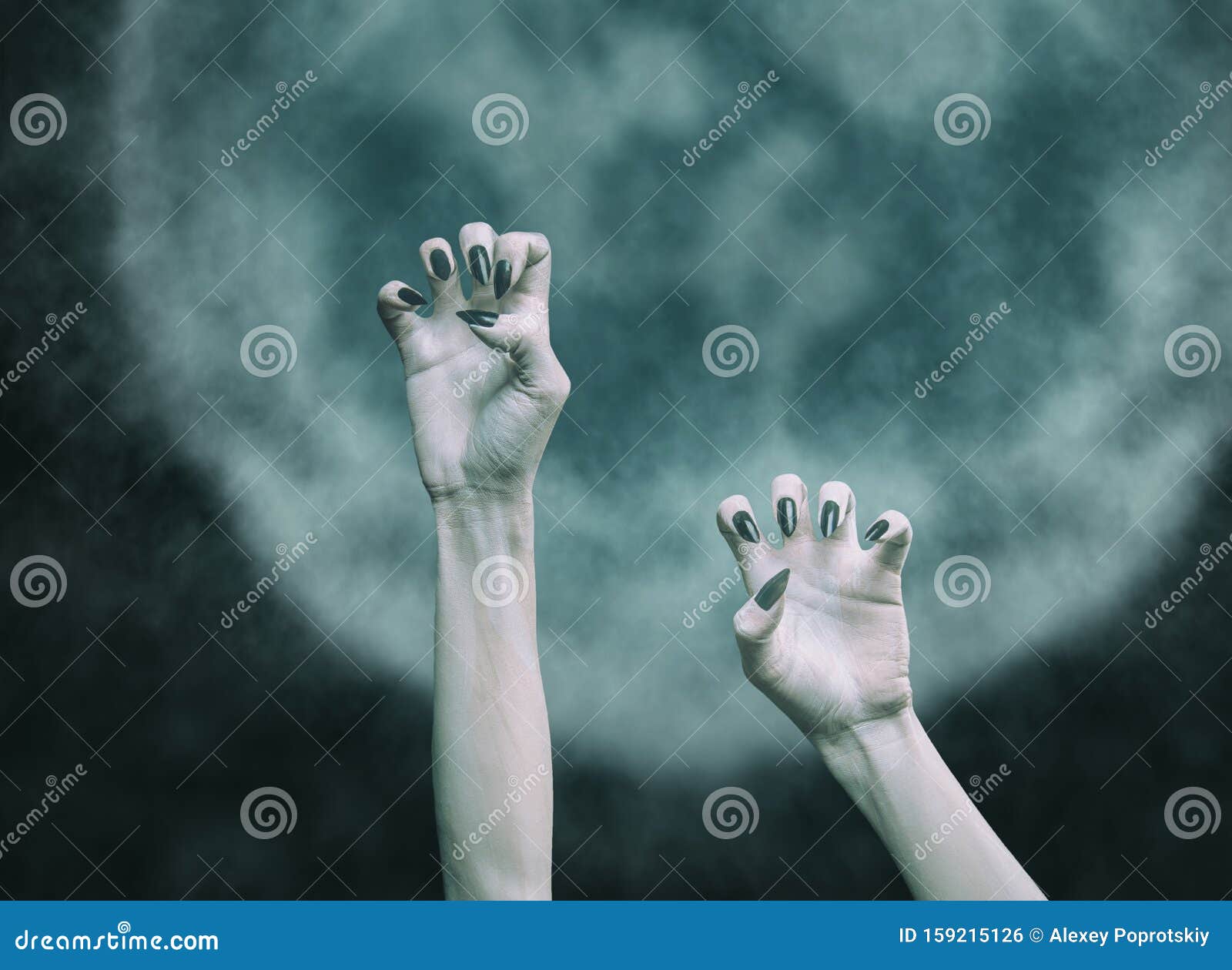 月亮背景上死人的可怕手库存照片 图片包括有 月亮背景上死人的可怕手库存照片 图片包括有