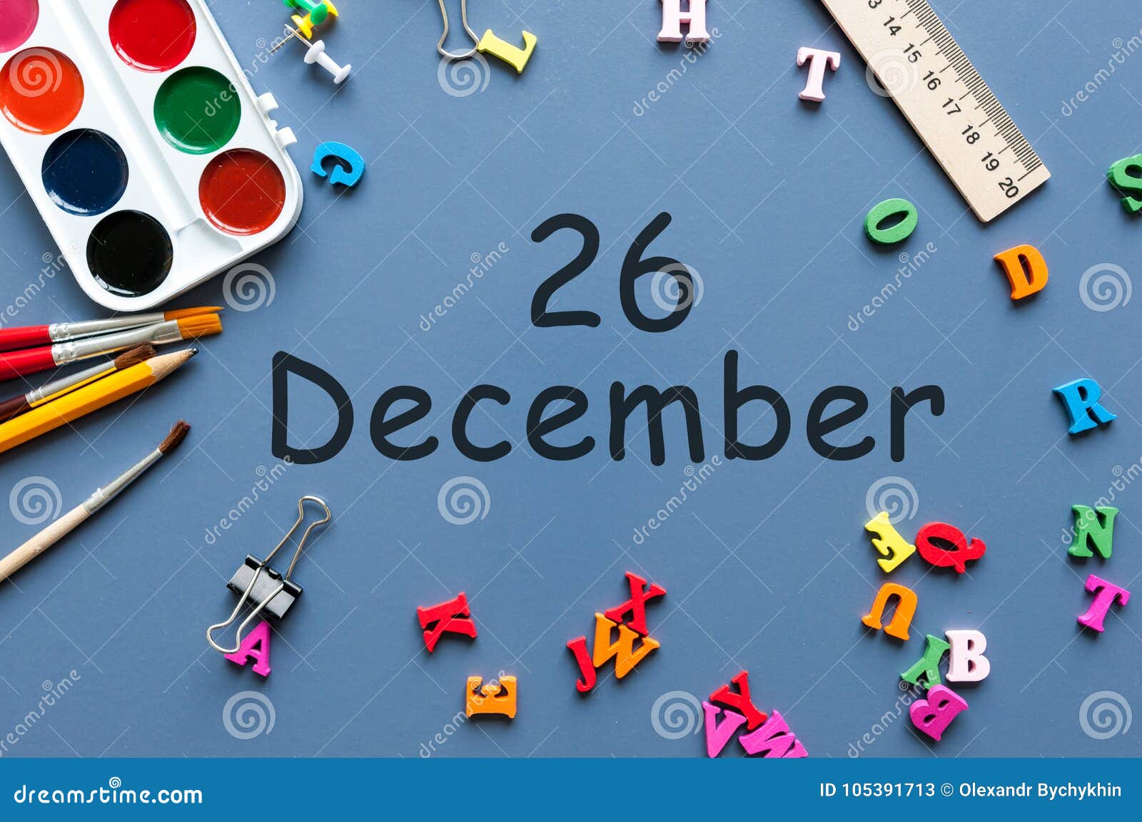 12月26日天26 12月月在商人或学童工作场所背景的日历花雪时间冬天库存图片 图片包括有调度程序 日志