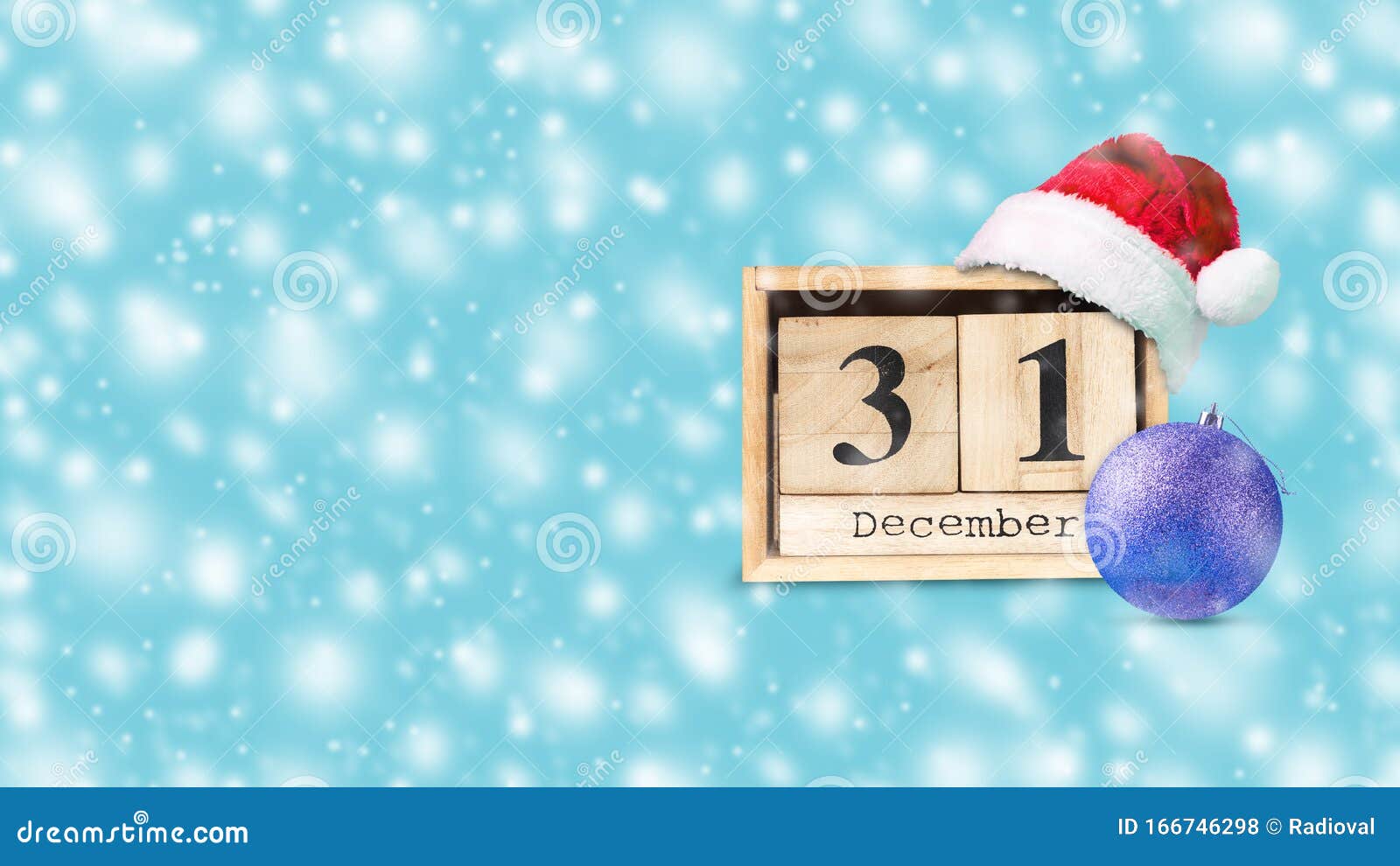 31 12月木块日历 圣诞帽 圣诞树蓝色背景玩具复制空间文本位置库存照片 图片包括有即将发布 空间 31 12月木块日历 圣诞帽 圣诞树蓝色背景玩具复制空间文本位置库存照片 图片包括有即将发布 空间