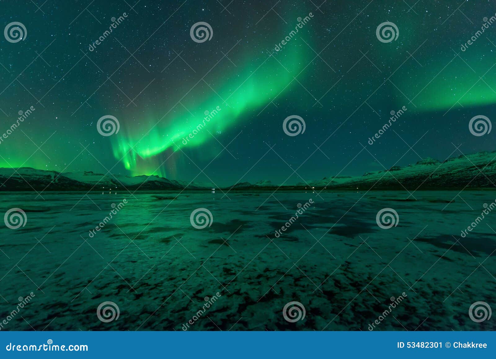 极光borealis，北极光， Vik，冰岛库存图片. 图片包括有吸引力, 现象, 新建, 横向, 显示- 53482301