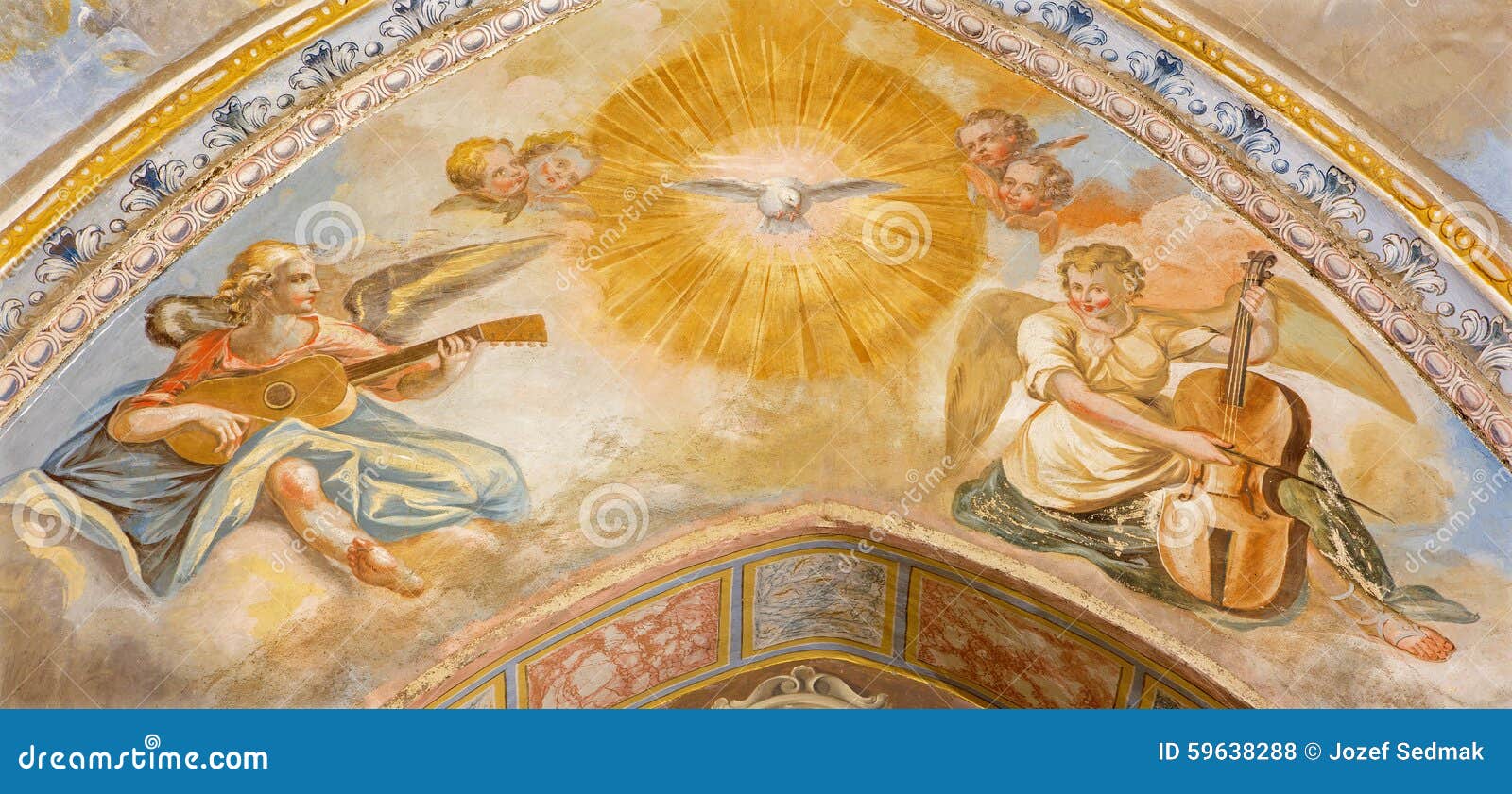 格拉纳达 天使壁画与乐器的在人教堂中殿在教会莫纳斯特里奥de圣jeronimo里库存照片 图片包括有天使壁画与乐器的在人教堂中殿在教会莫纳斯特里奥de圣jeronimo里 格拉纳达 5963