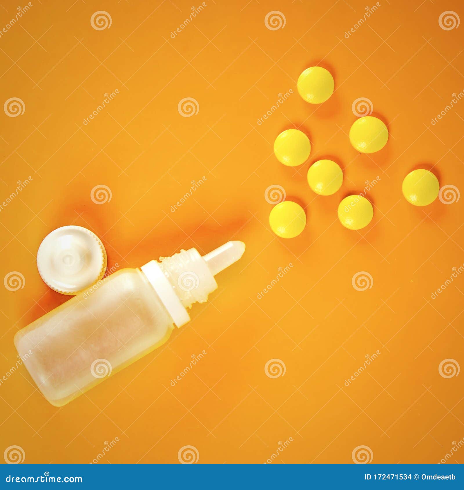 橙色背景鼻窦炎 栀子炎 鼻炎等鼻炎器官疾病的白色塑料鼻喷剂库存照片 图片包括有橙色背景鼻窦炎 栀子炎 鼻炎等鼻炎器官疾病的白色塑料鼻喷剂