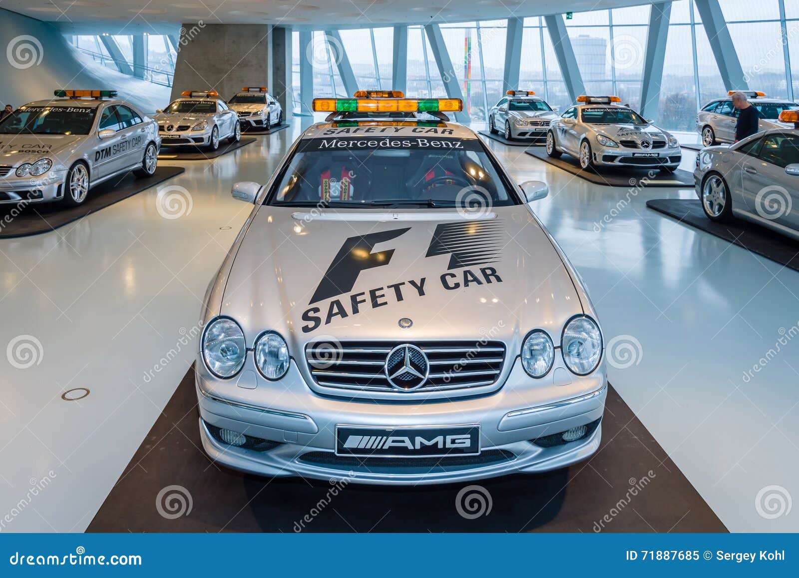 正式f1安全矿车奔驰车cl55 Amg 00年编辑类图片 图片包括有 正式f1安全矿车奔驰车cl55 Amg 00年编辑类图片 图片包括有