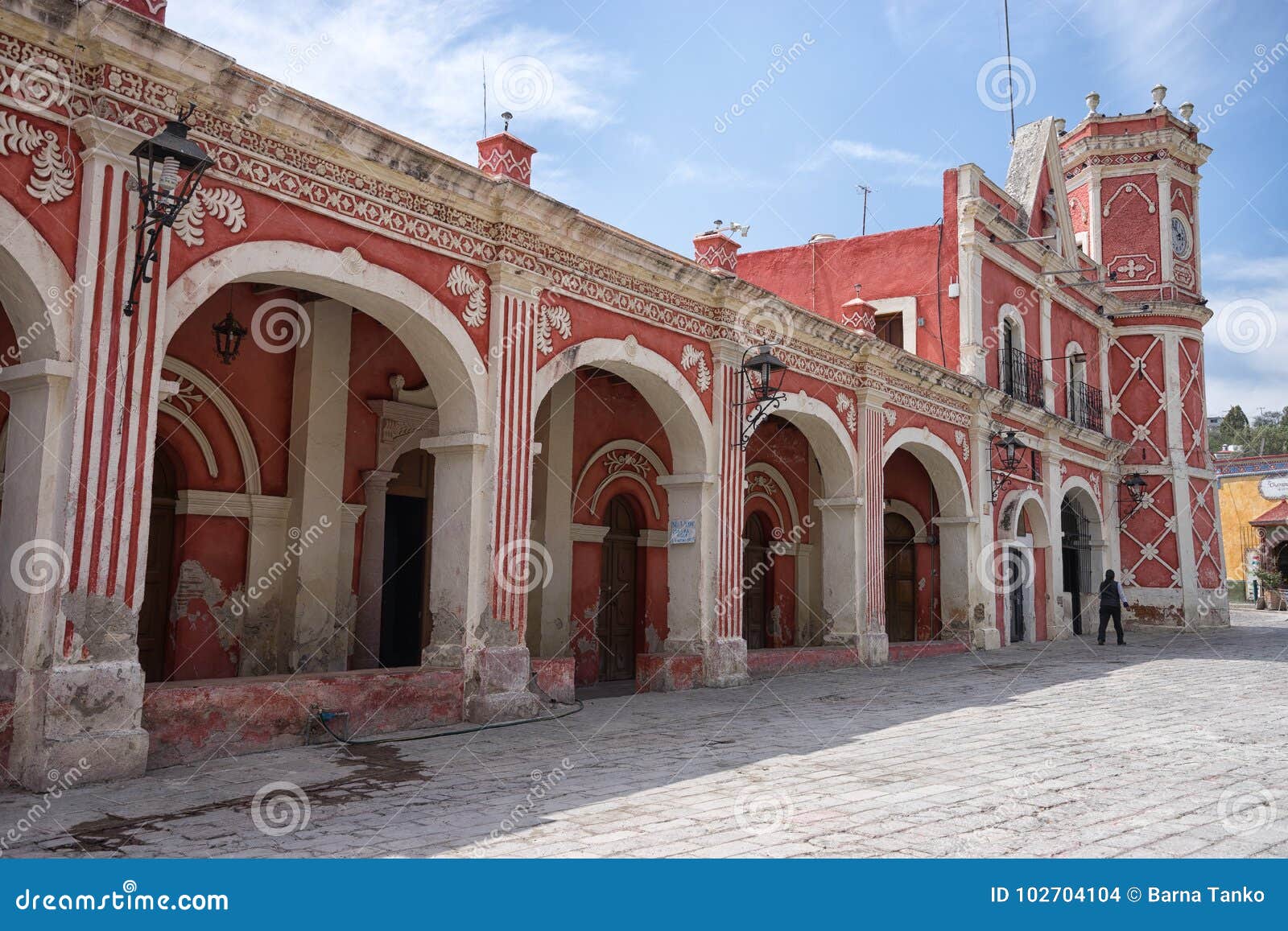 殖民地建筑学在贝尔纳尔 克雷塔罗 墨西哥编辑类库存图片 图片包括有墨西哥 西班牙语 户外 旅游业
