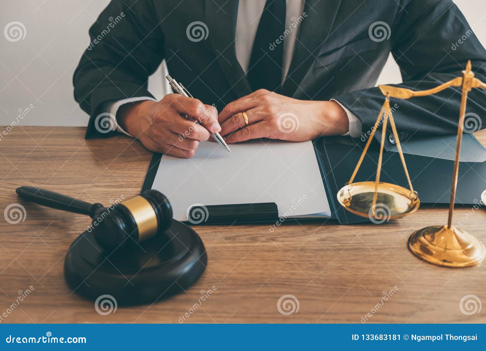 法律 律师律师和法官概念 男性律师或者公证员库存图片 图片包括有