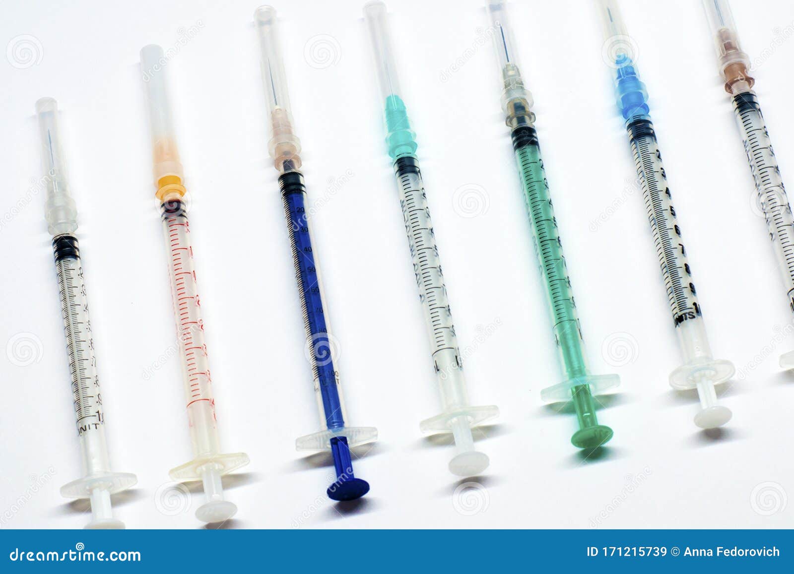 注射针筒和疫苗带针的注射器健康 疾病 药物库存图片 图片包括有特写镜头 医院 液体 传染 注射针筒和疫苗带针的注射器健康 疾病 药物库存图片 图片包括有特写镜头 医院 液体 传染