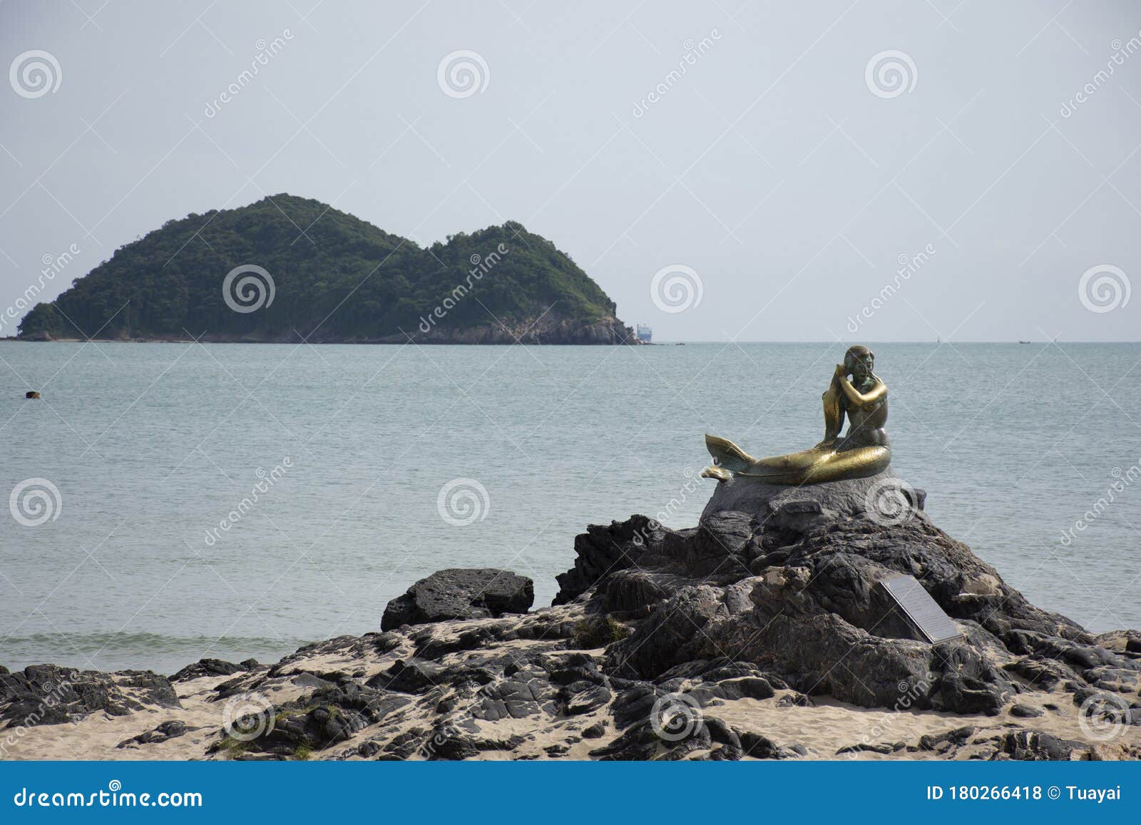 泰国人和外国人游客在萨米拉海滩的地标美人鱼雕像编辑类库存照片 图片包括有艺术 火箭筒 镇痛药 泰国人和外国人游客在萨米拉海滩的地标美人鱼雕像编辑类库存照片 图片包括有艺术 火箭筒 镇痛药