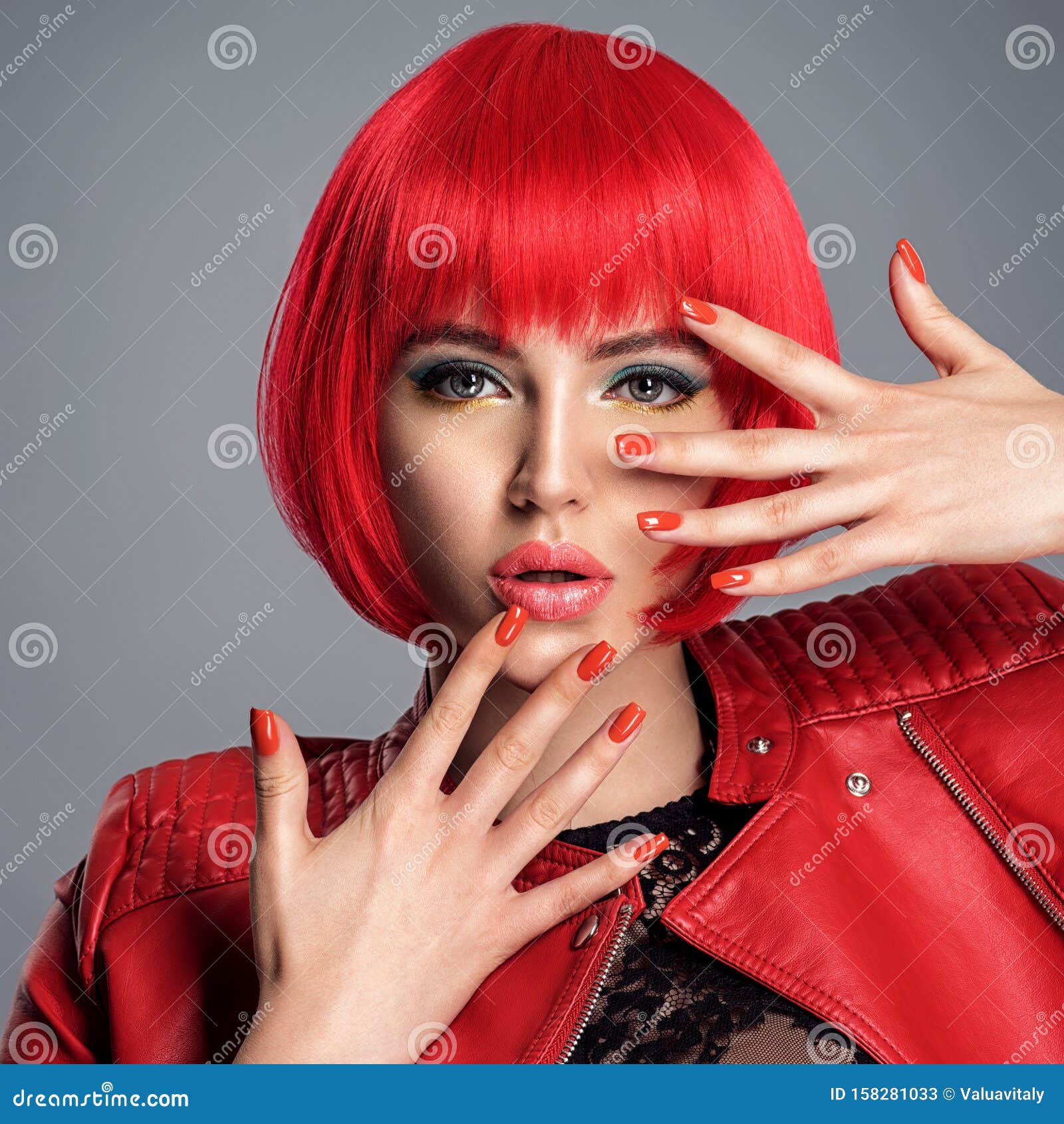漂亮的红指甲女人美女鲍勃发型的画像库存图片 图片包括有 漂亮的红指甲女人美女鲍勃发型的画像库存图片 图片包括有