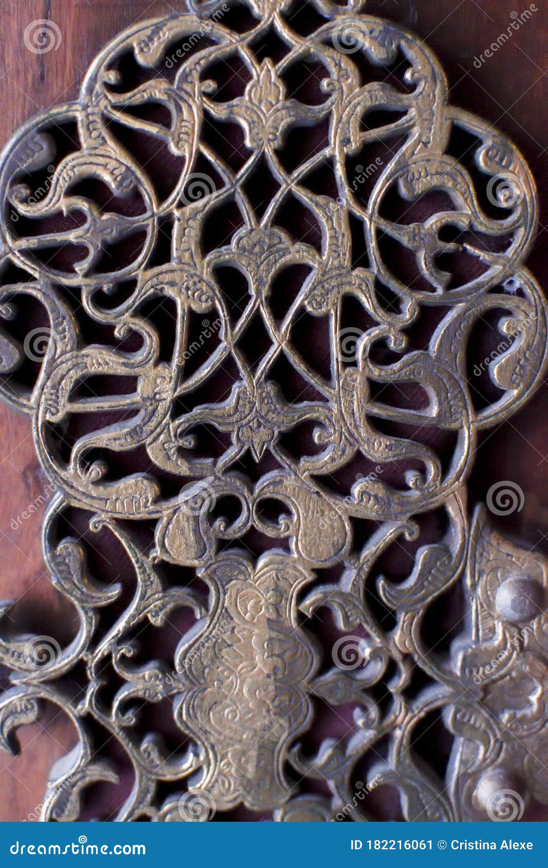 珍珠母镶嵌在清真寺的门木制装饰元件 土耳其图案库存图片 图片包括有