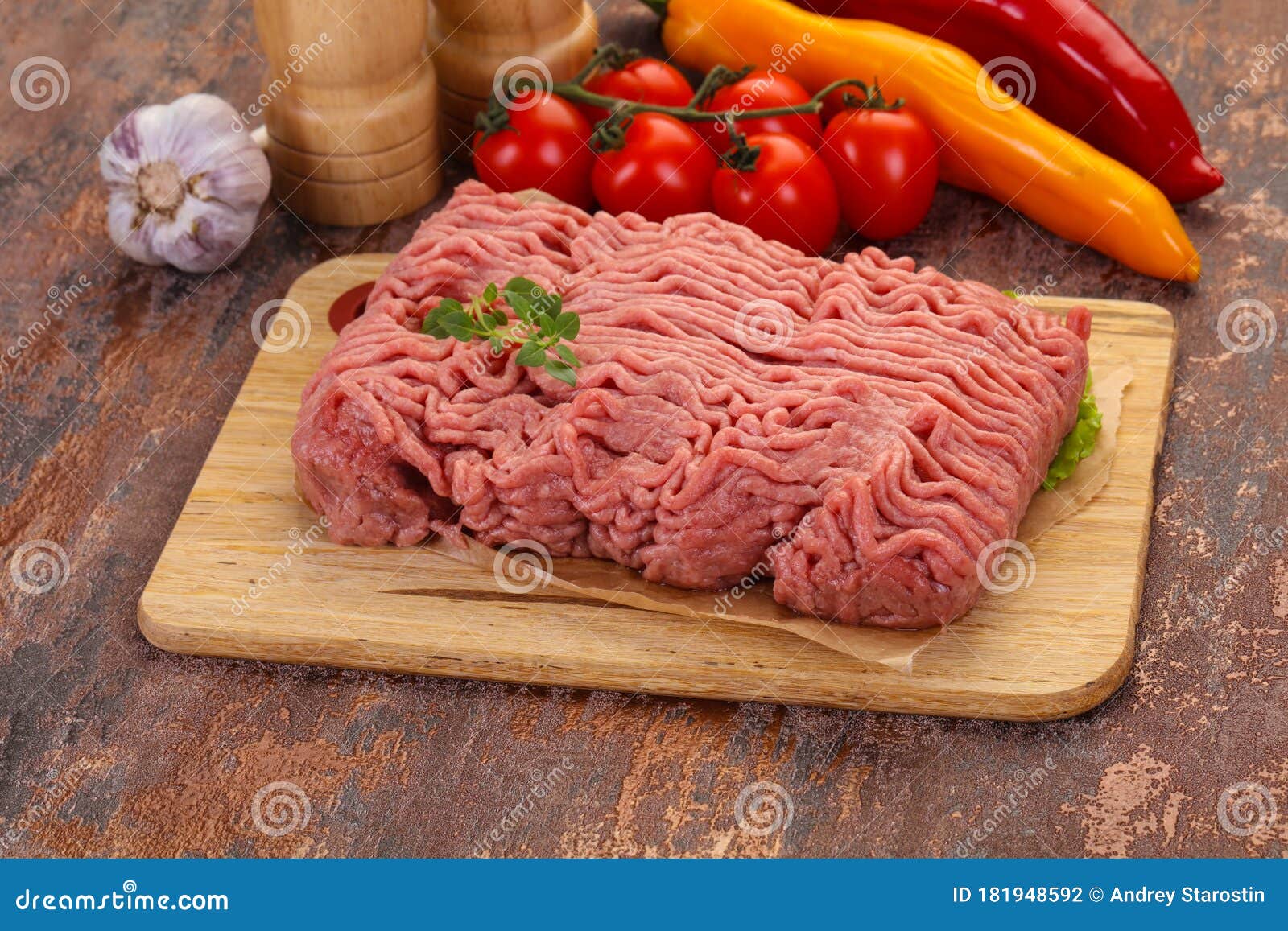 生火鸡肉库存照片 图片包括有没人 陆运 荷兰芹 查出 饮食 牌照 空间 食物 胡椒