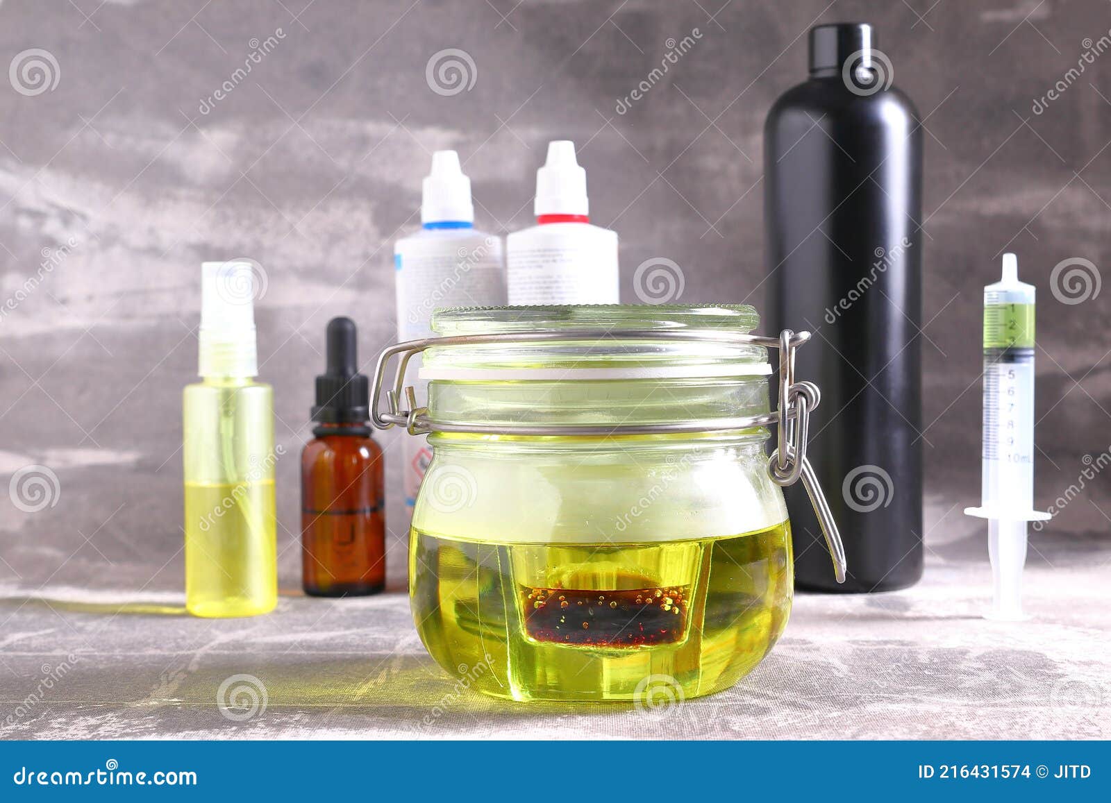 用盐酸和亚氯酸钠在玻璃容器内用工具施用库存照片 图片包括有玻璃 滴水 治疗 二氧化物 同种疗法 216431574