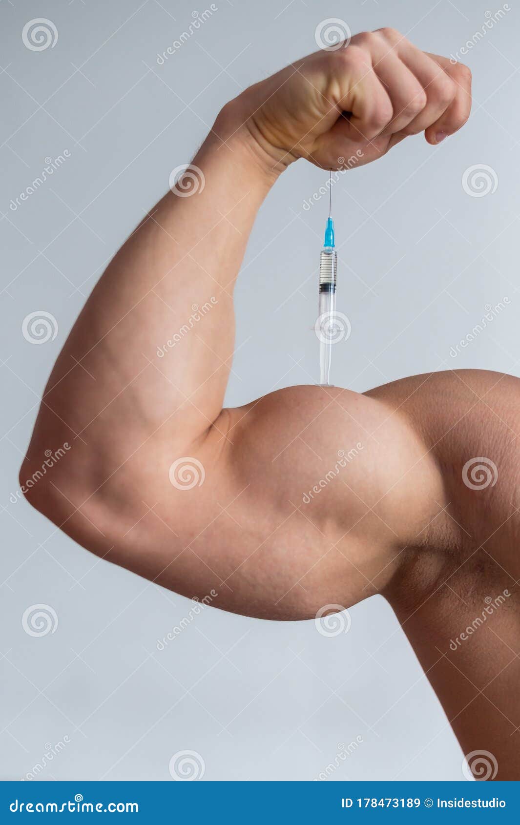 男性二头肌的特写难以辨认的男性健美者给自己注射了睾酮无脸运动员库存图片 图片包括有女演员 麻醉药