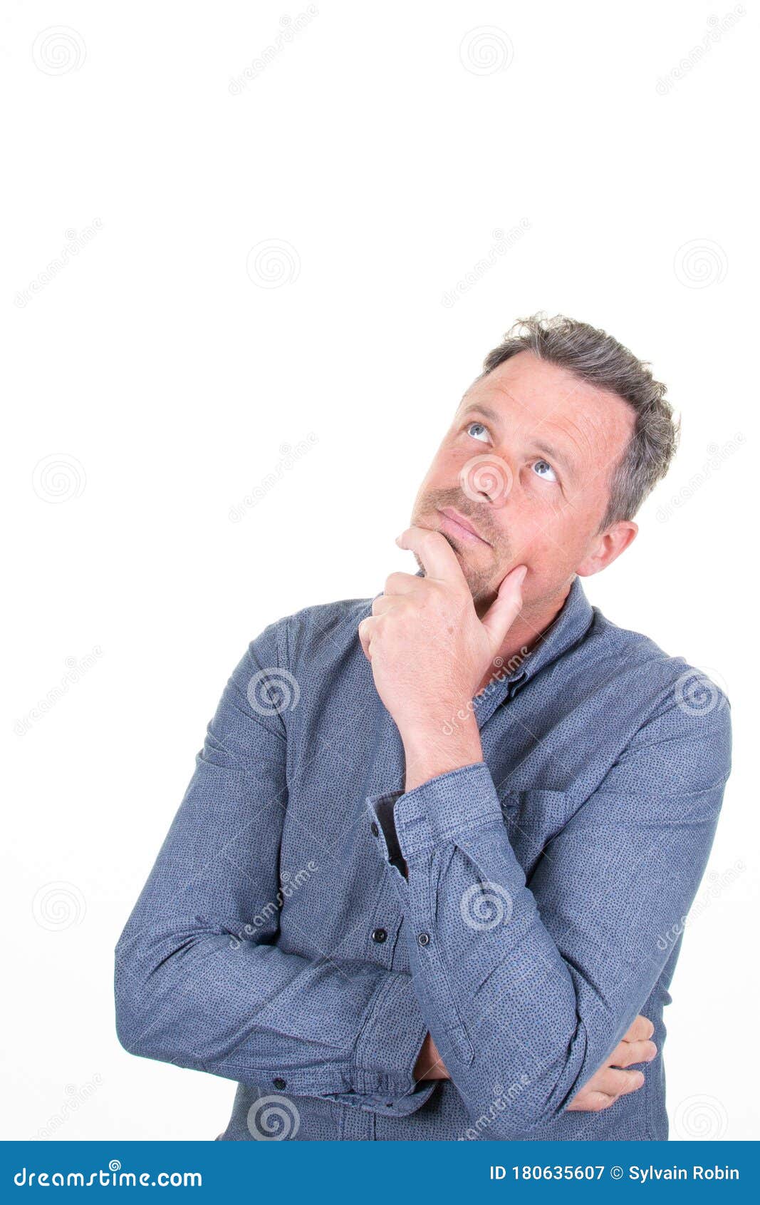 画像严肃思考的帅哥手扶下巴 在白色背景下看复制空间梦库存图片 图片包括有画像严肃思考的帅哥手扶下巴 在白色背景下看复制空间梦 画像严肃思考的帅哥手扶下巴 在白色背景下看复制空间梦库存图片 图片包括有画像严肃思考的帅哥手扶下巴 在白色背景下看复制空间梦