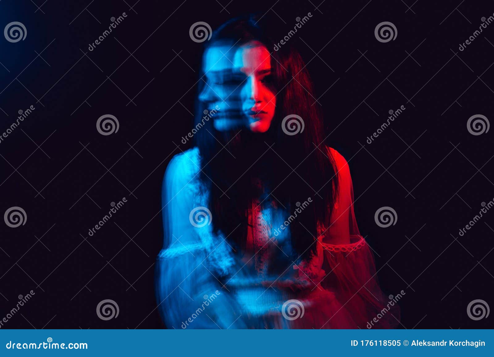 疯狂精神病女孩精神病患的肖像库存图片 图片包括有奥秘 心理学 荧光 抽象 沮丧 模糊的