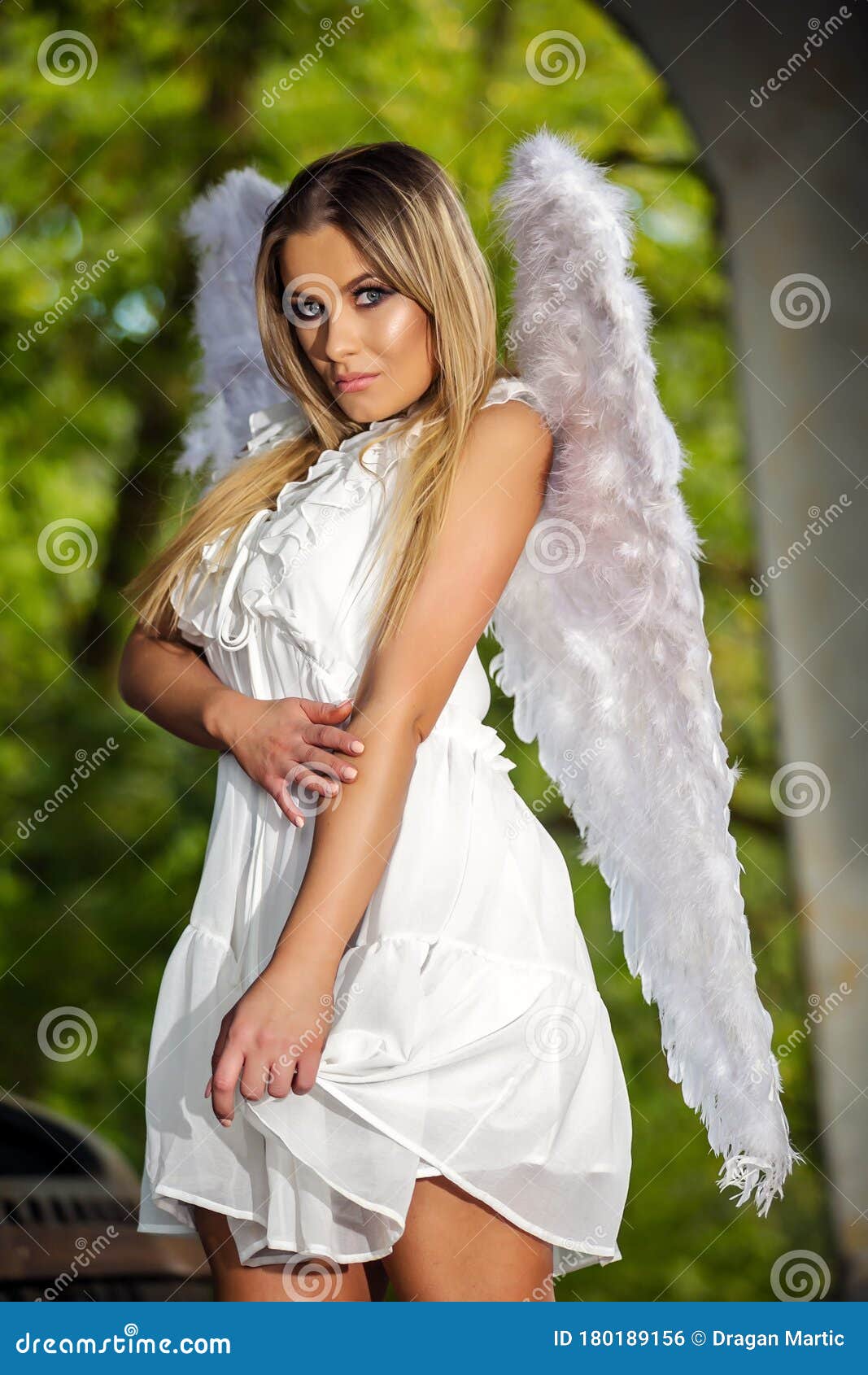 白天使翅美女画像库存照片 图片包括有艺术 白种人 女性 羽毛 天堂 女孩 本质 纵向