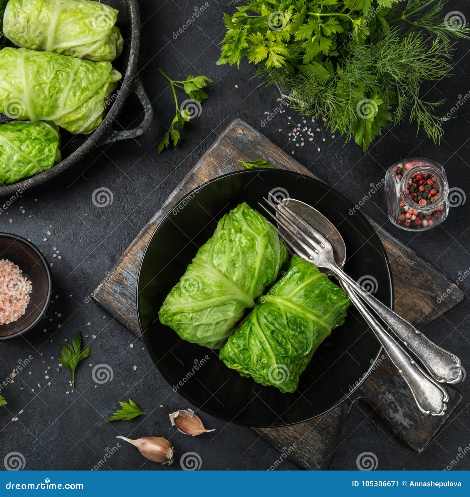 皱叶甘蓝卷stufed用肉和菜库存图片 图片包括有 皱叶甘蓝卷stufed用肉和菜库存图片 图片包括有