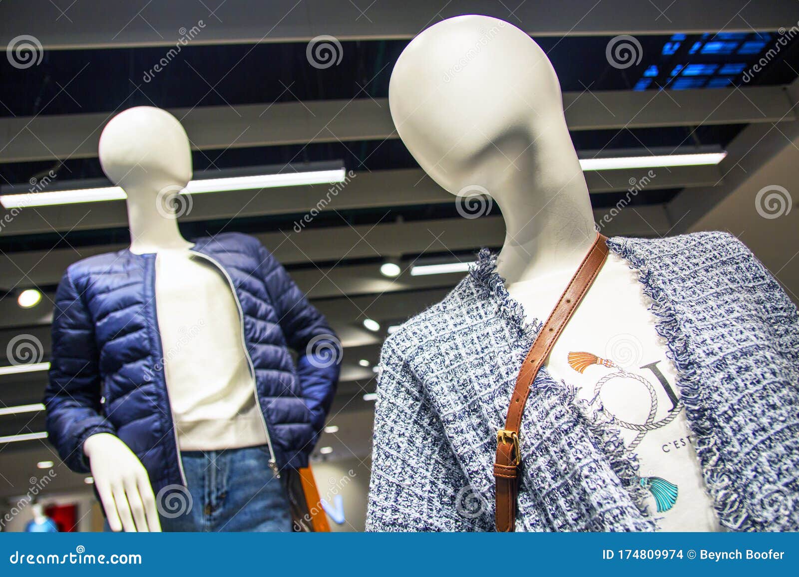 秋装服装店的人体模型库存照片 图片包括有女性 礼服 豪华 收集 部门 时装模特 污点 秋装服装店的人体模型库存照片 图片包括有女性 礼服 豪华 收集 部门 时装模特 污点
