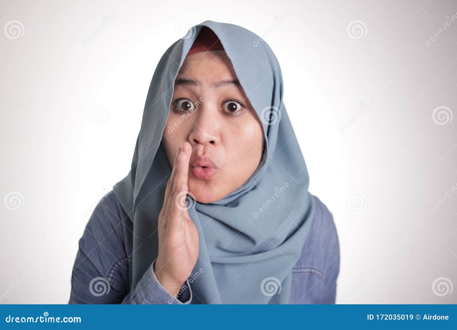 穆斯林女人窃窃私语库存图片 图片包括有有吸引力的 通信 人们 人员 闲话 穆斯林 骗局 穆斯林女人窃窃私语库存图片 图片包括有有吸引力的 通信 人们 人员 闲话 穆斯林 骗局