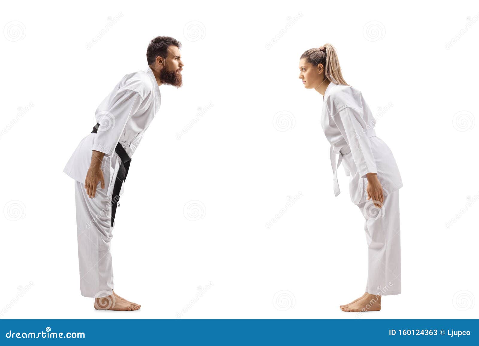 穿着和服的女子向武术指导鞠躬库存图片 图片包括有投反对票 初学者 充分 战斗机 执行 男人 穿着和服的女子向武术指导鞠躬库存图片 图片包括有投反对票 初学者 充分 战斗机 执行 男人