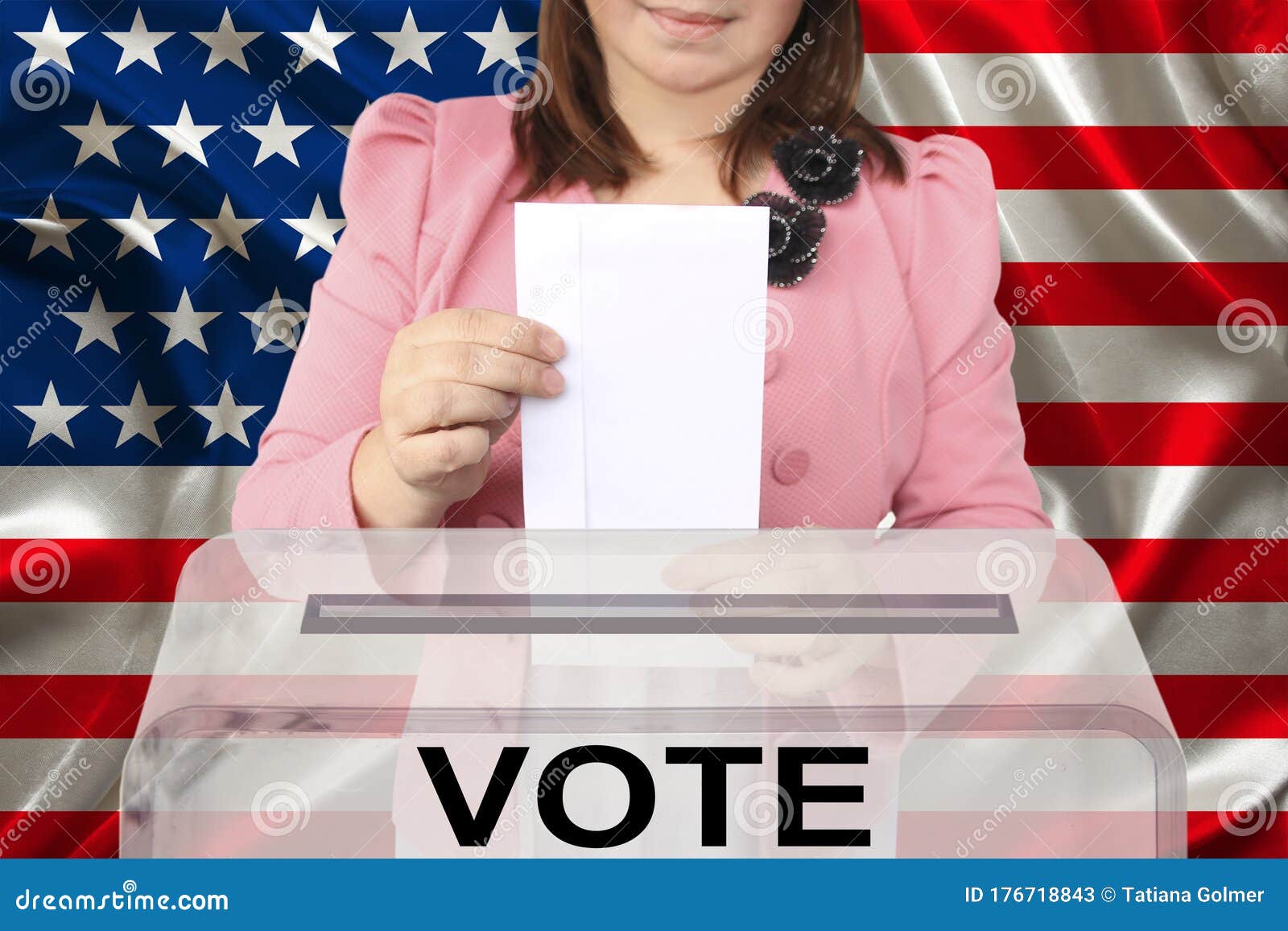 穿着漂亮粉色夹克的女选民在透明投票箱中 在国旗背景下将选票降下来库存图片 图片包括有局部 观点 176718843