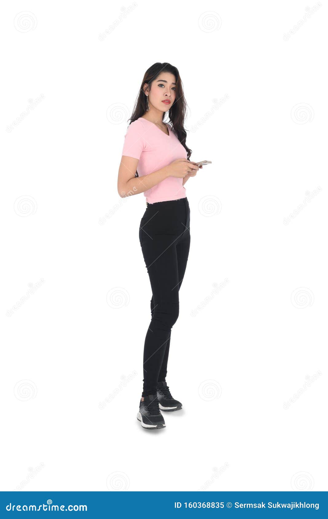 穿着白粉t恤的女人库存图片 图片包括有女孩 冷静 有吸引力的 微笑 人们 女性 现代