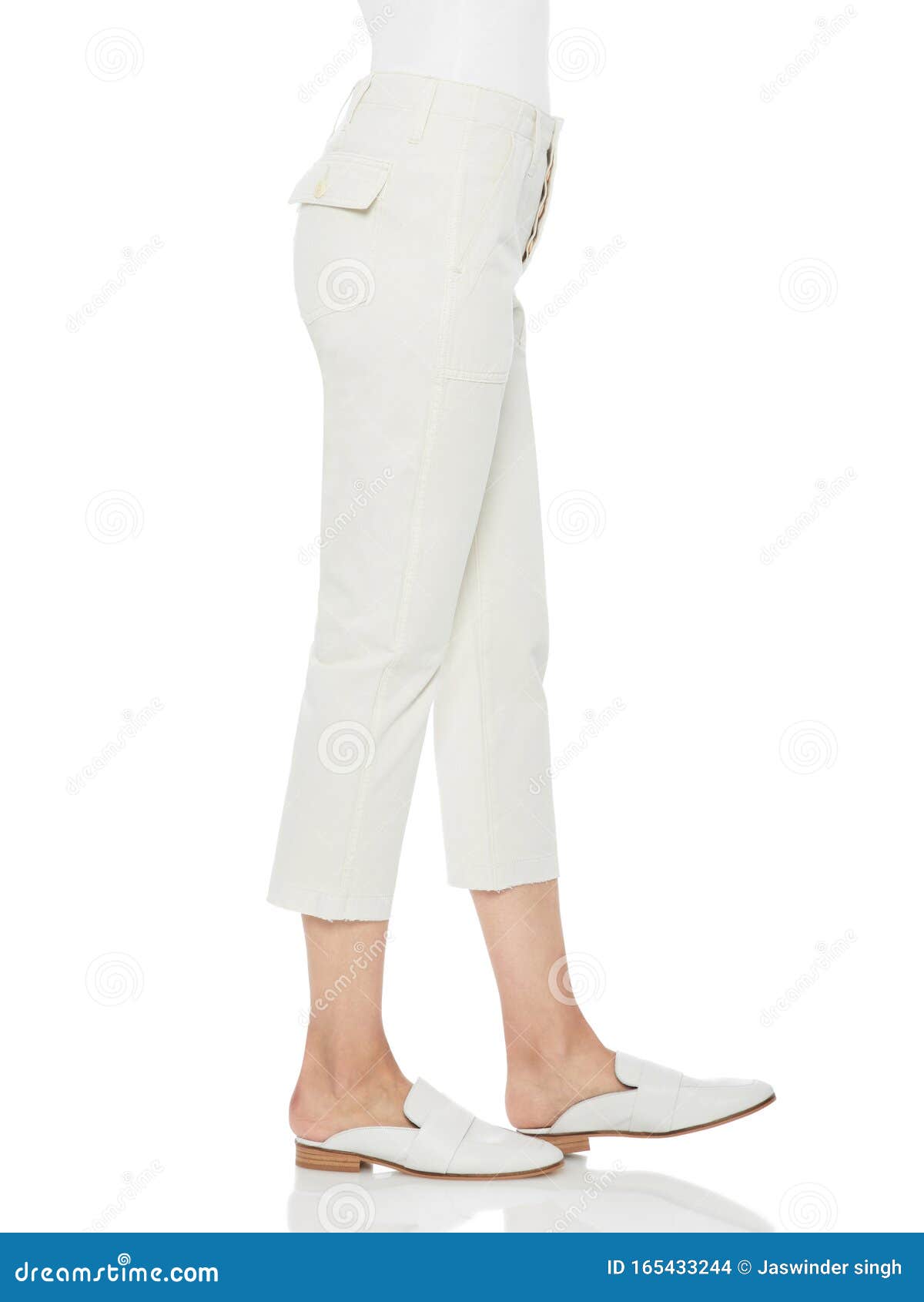 穿紧身牛仔裤和高跟鞋 白色背景 休闲夏裤的女性高腰女裤库存照片 图片包括有愉快 镶边 穿紧身牛仔裤和高跟鞋 白色背景 休闲夏裤的女性高腰女裤库存照片 图片包括有愉快 镶边
