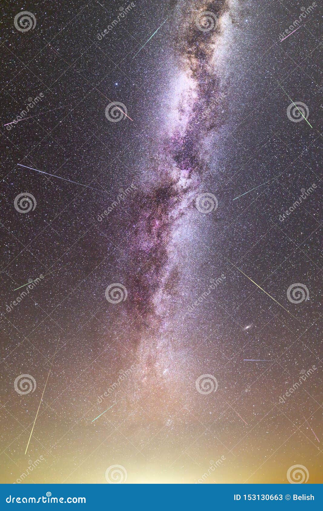 紫色紫色银河的流星库存图片 图片包括有紫色紫色银河的流星