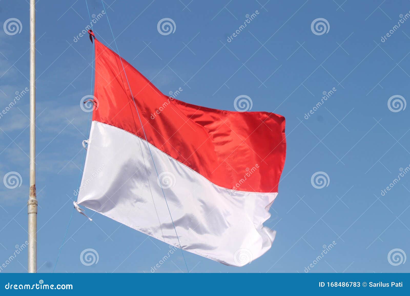 红白旗印尼国旗旗帜飘扬库存图片 图片包括有空白 飞行 状态 红色 印度尼西亚语 标志