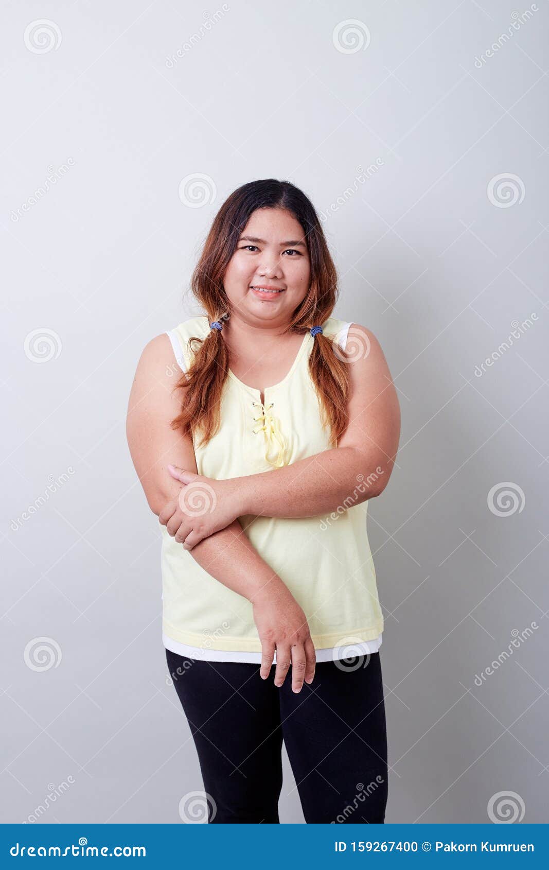 美丽丰满的亚洲女子画像库存照片 图片包括有有吸引力的 室外 损失 相当 腹部 夫人 女孩