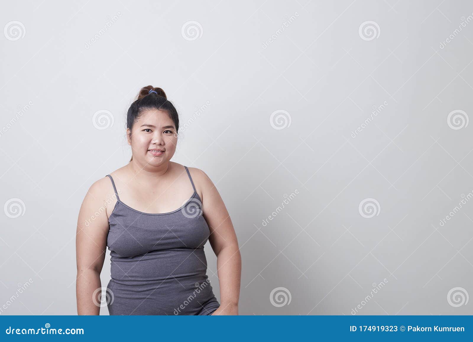 美丽时尚丰满的亚洲女人库存图片 图片包括有生活方式 纵向 正横 人员 大量 女性 节食 美丽时尚丰满的亚洲女人库存图片 图片包括有生活方式 纵向 正横 人员 大量 女性 节食