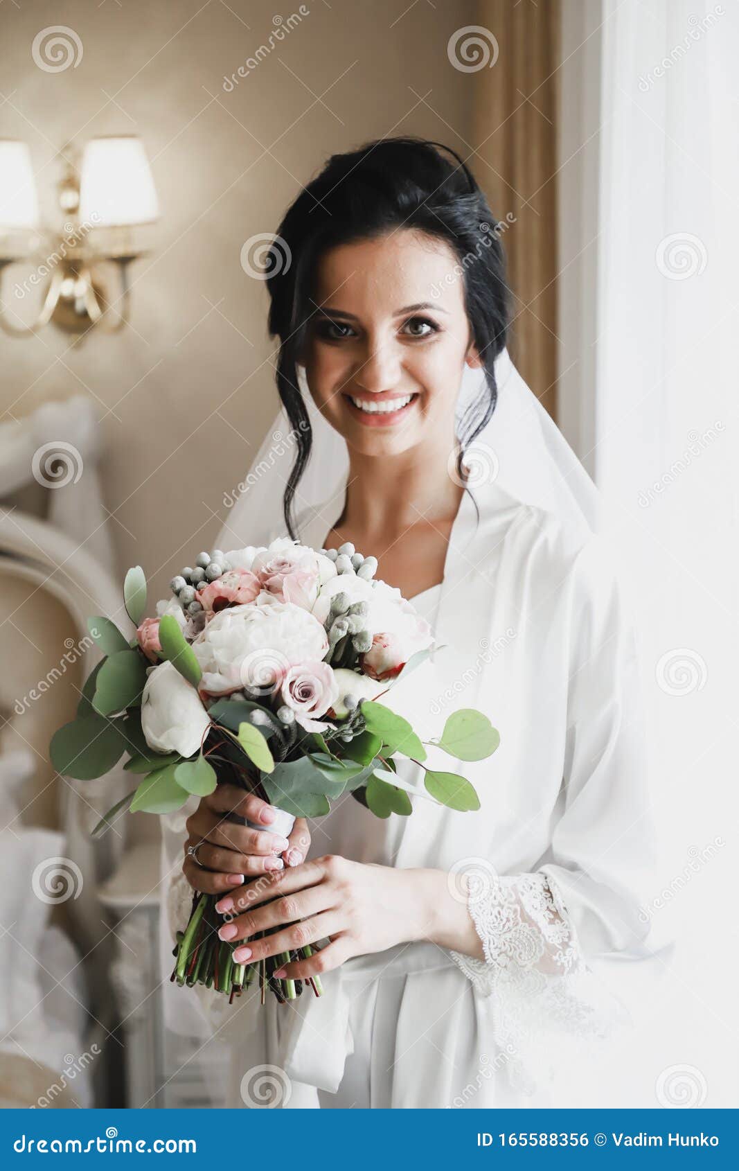 美女配花新娘画像库存照片 图片包括有婚姻 花束 构成 夫人 礼服 订婚 集合 旅馆 美女配花新娘画像库存照片 图片包括有婚姻 花束 构成 夫人 礼服 订婚 集合 旅馆