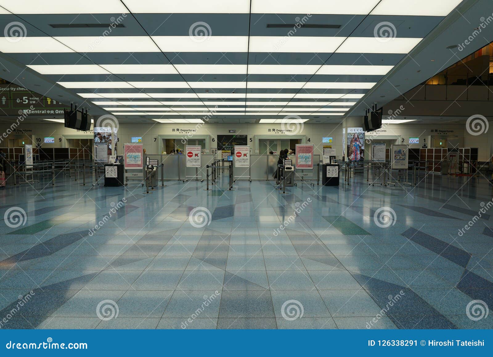 羽田空港国际客运枢纽站离开大厅离开移民编辑类照片 图片包括有