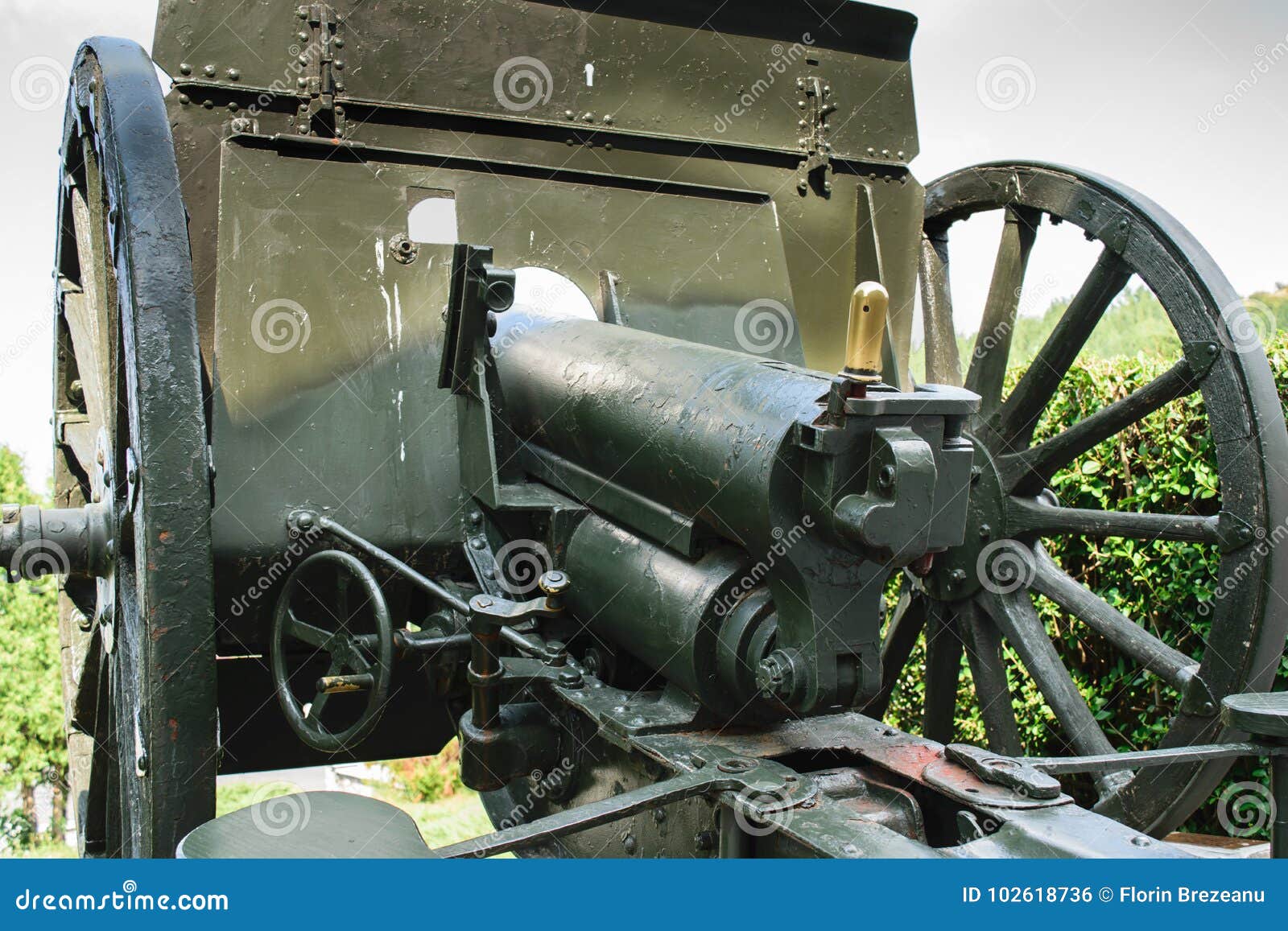 老第一次世界大战武器谢德 Putilov领域大炮 75mm Ff口径模型1902 36 罗马尼亚的军队预先使用它库存照片 图片包括有
