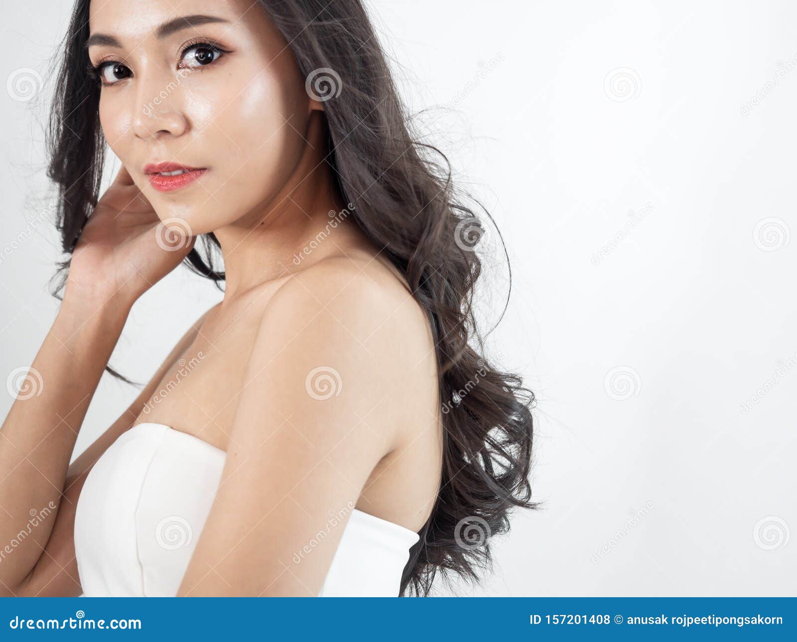 肖像亚洲美女近身美肤面与手触面少女孤立白色背景库存照片. 图片包括有  image