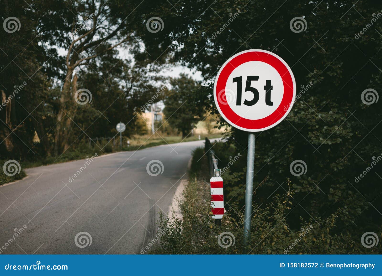 背景上15吨桥路标的照片道路交通标志库存照片 图片包括有 背景上15吨桥路标的照片道路交通标志库存照片 图片包括有