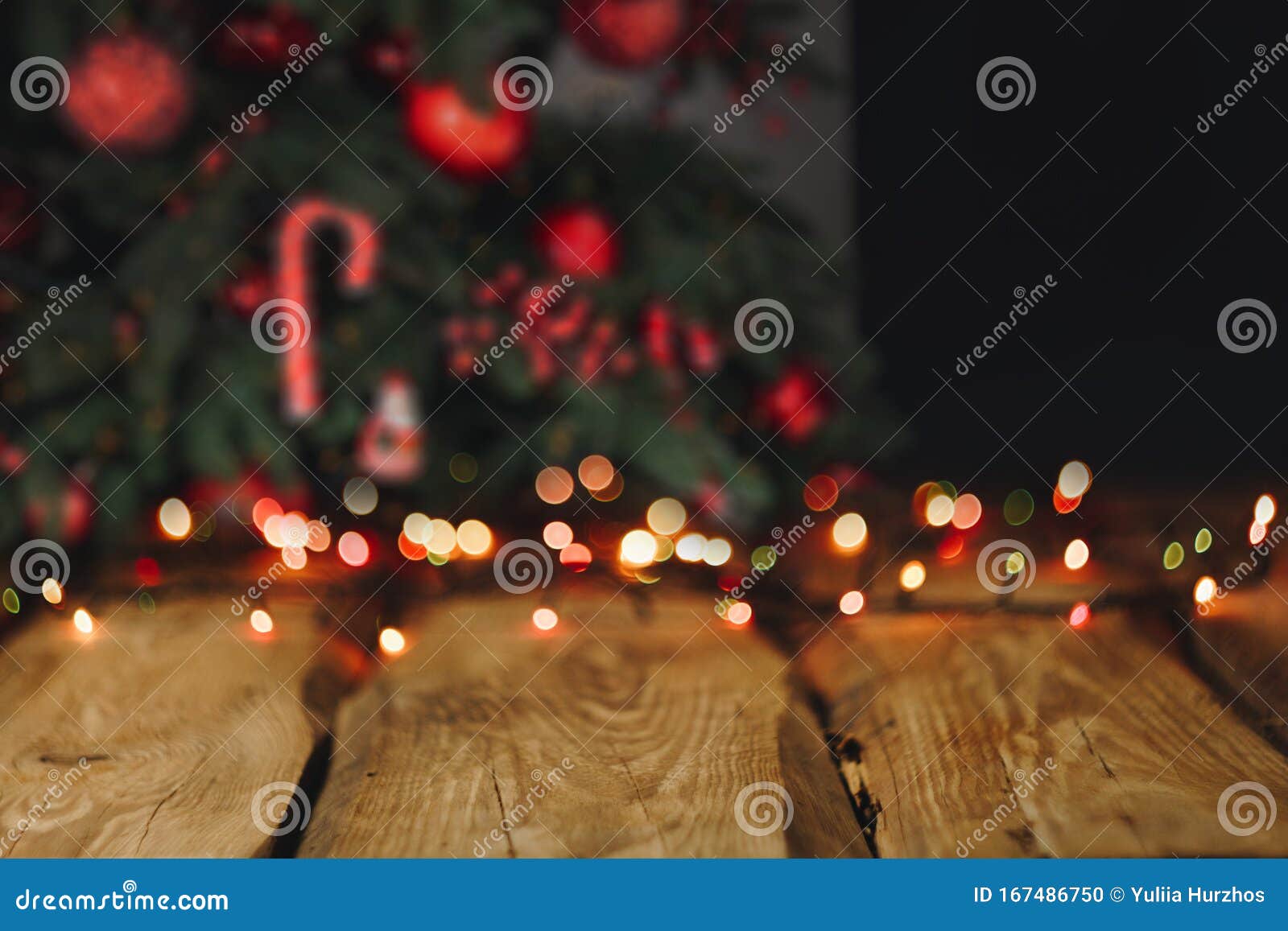 背景图像wallpapers On The Desktop In The New Year Style 带花环和黑色薄荷的木制照片背景库存照片 图片包括有发光 内部 背景图像wallpapers On The Desktop In The New Year Style 带花环和黑色薄荷的木制照片背景库存照片 图片包括有发光 内部