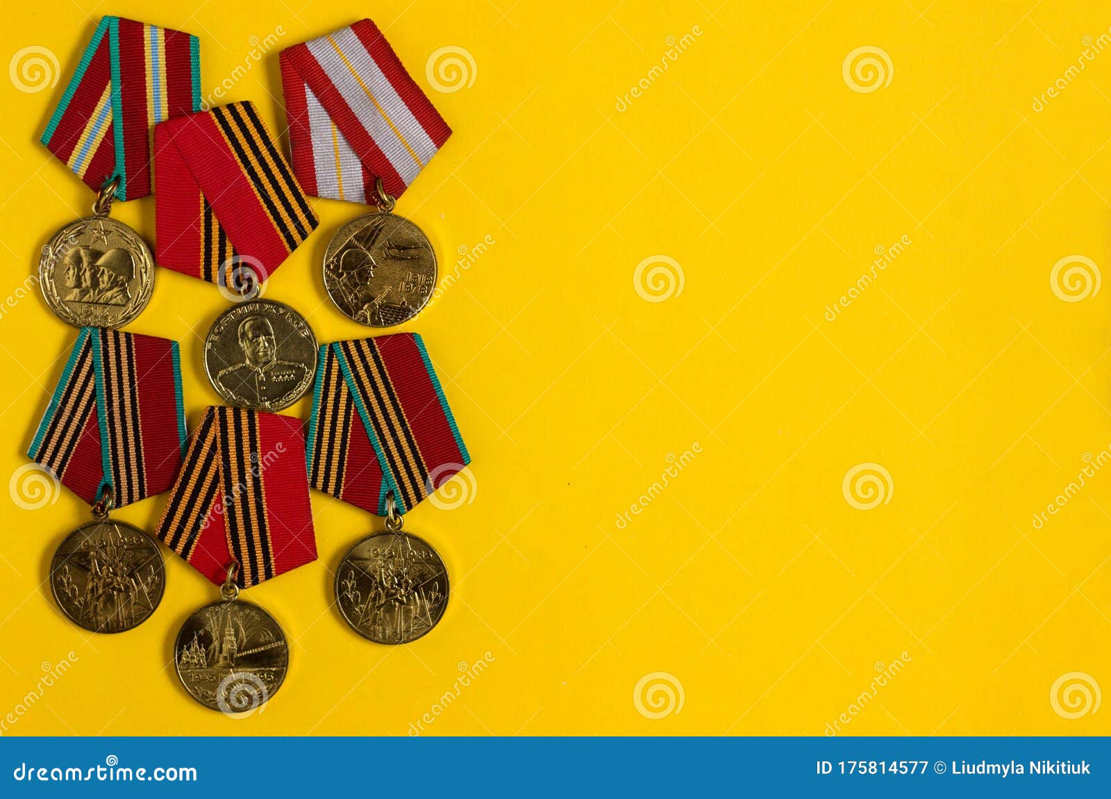 胜利日5月9日 背景第二次世界大战的许多奖牌都位于黄色背景上库存图片 图片包括有第二次世界大战的许多奖牌都位于黄色背景上 胜利日5月9日 背景