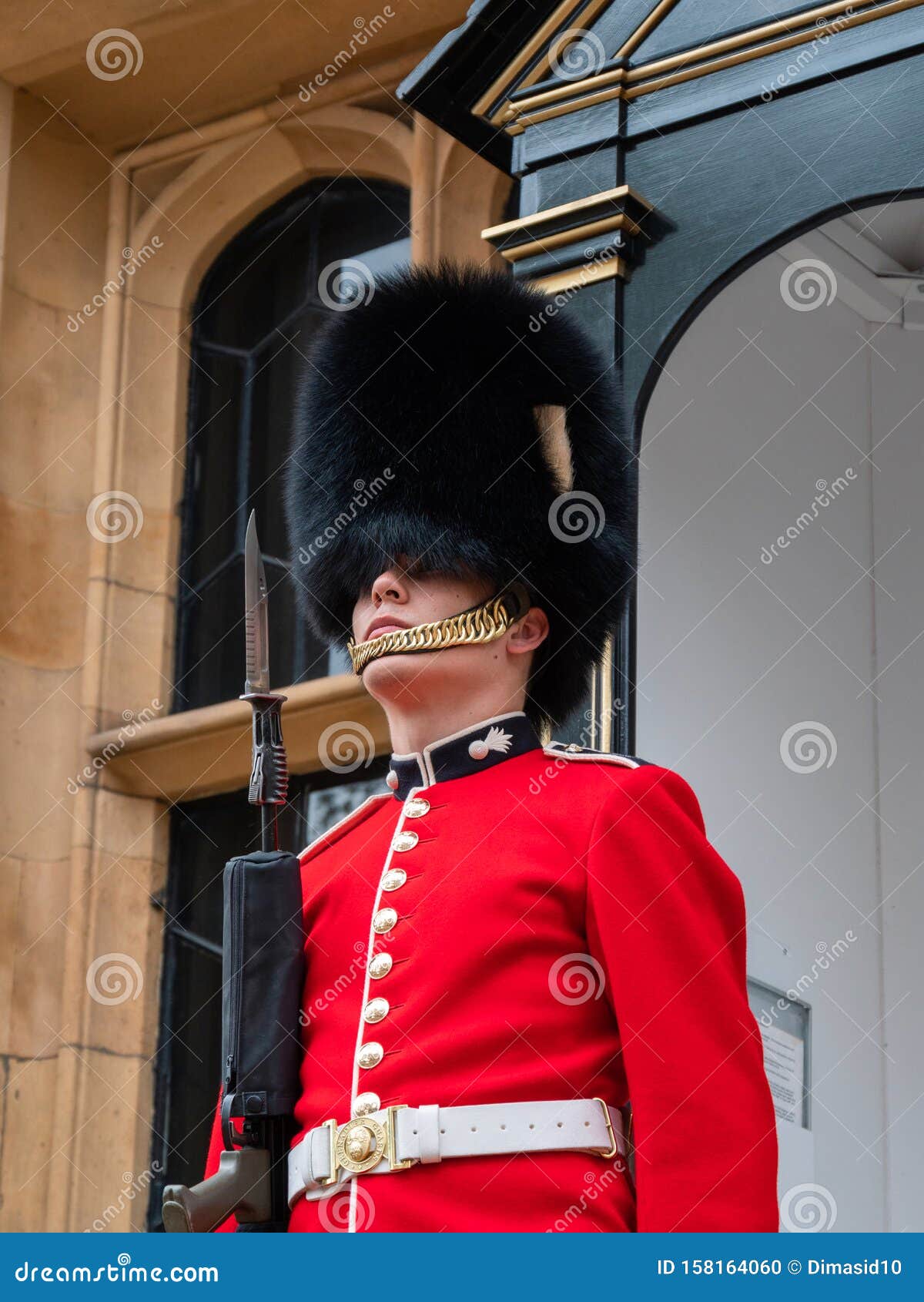 英国卫兵纵向 底视图编辑类图片 图片包括有皇族 帽子 王国 安全 行军 扶手 滑稽