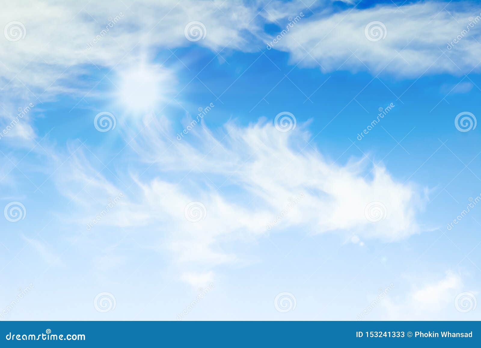 蓝天 云背景浅蓝天背景上的白色柔美云彩天气晴好库存图片 图片包括有