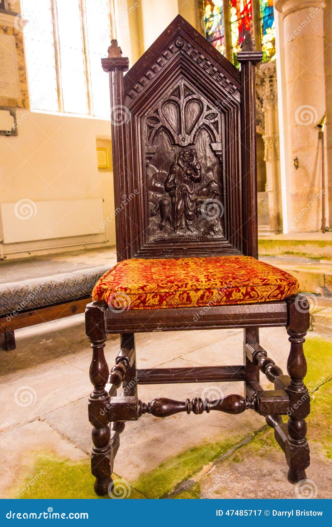 被雕刻的教会椅子库存图片 图片包括有宗教 教会 椅子 内部 雕刻 拱道 桃花心木