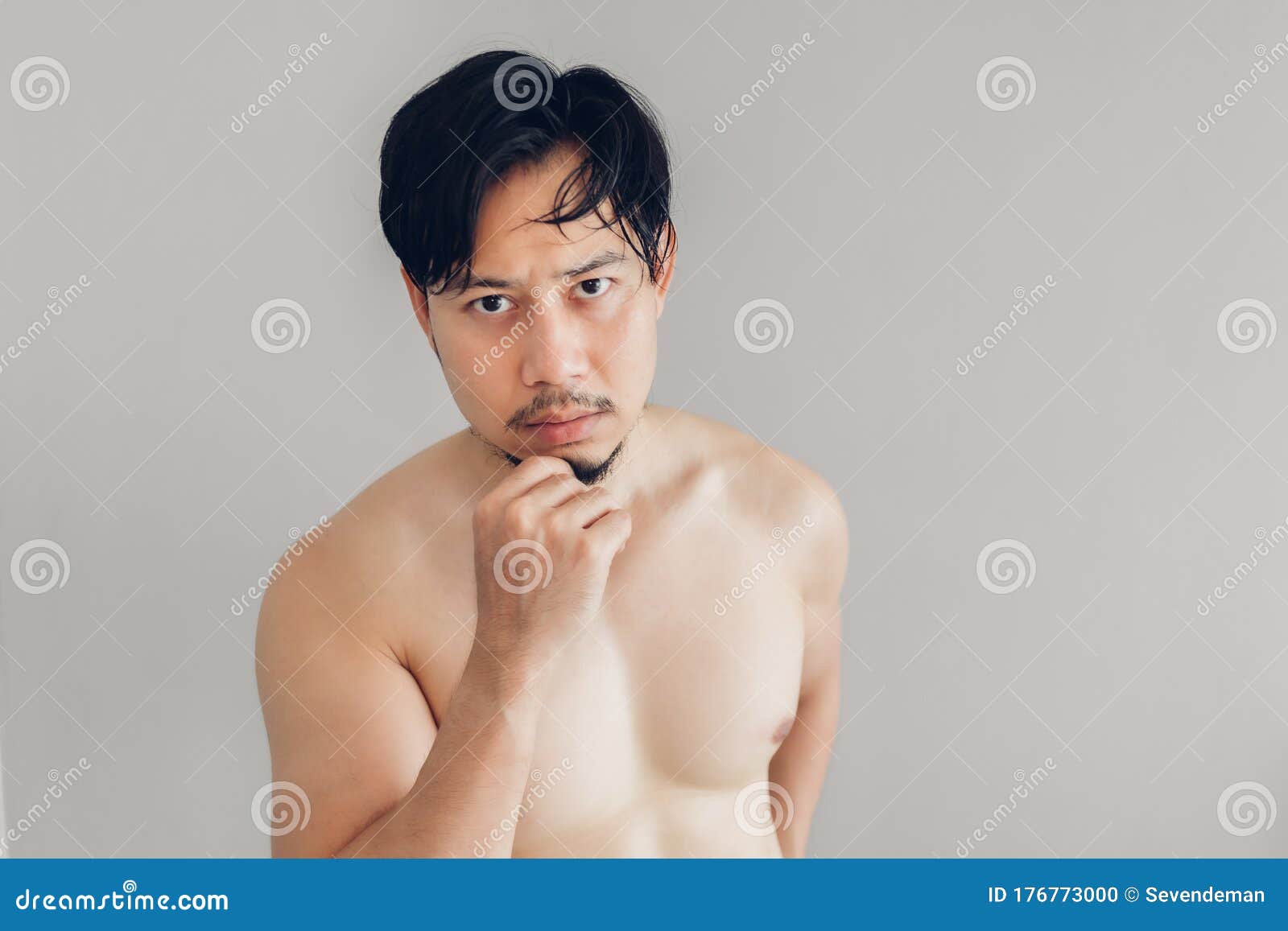 裸胸男想帅库存照片. 图片包括有肌肉, 强壮男子, 汉语, 男性, 设计  image