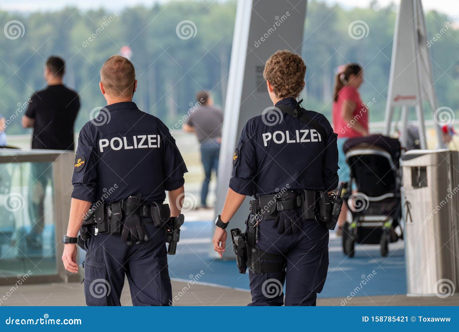 警察巡逻两名制服队友编辑类照片 图片包括有 警察巡逻两名制服队友编辑类照片 图片包括有