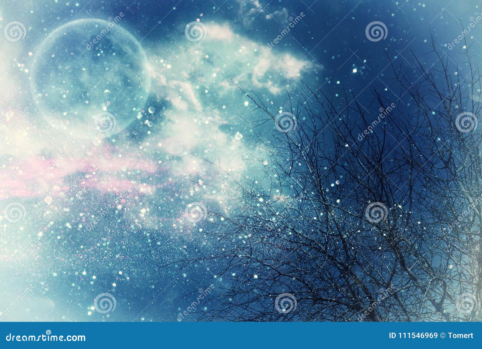 超现实的幻想概念 与星的满月在夜空背景中闪烁库存图片 图片包括有与星的满月在夜空背景中闪烁 超现实的幻想概念 超现实的幻想概念 与星的满月在夜空背景中闪烁库存图片 图片包括有与星的满月在夜空背景中闪烁 超现实的幻想概念
