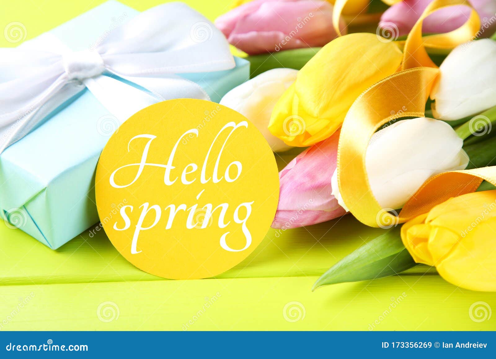 郁金香花 文字为hello Spring 库存图片 图片包括有节假日 叶子 工厂 你好 浪漫 郁金香花 文字为hello Spring 库存图片 图片包括有节假日 叶子 工厂 你好 浪漫