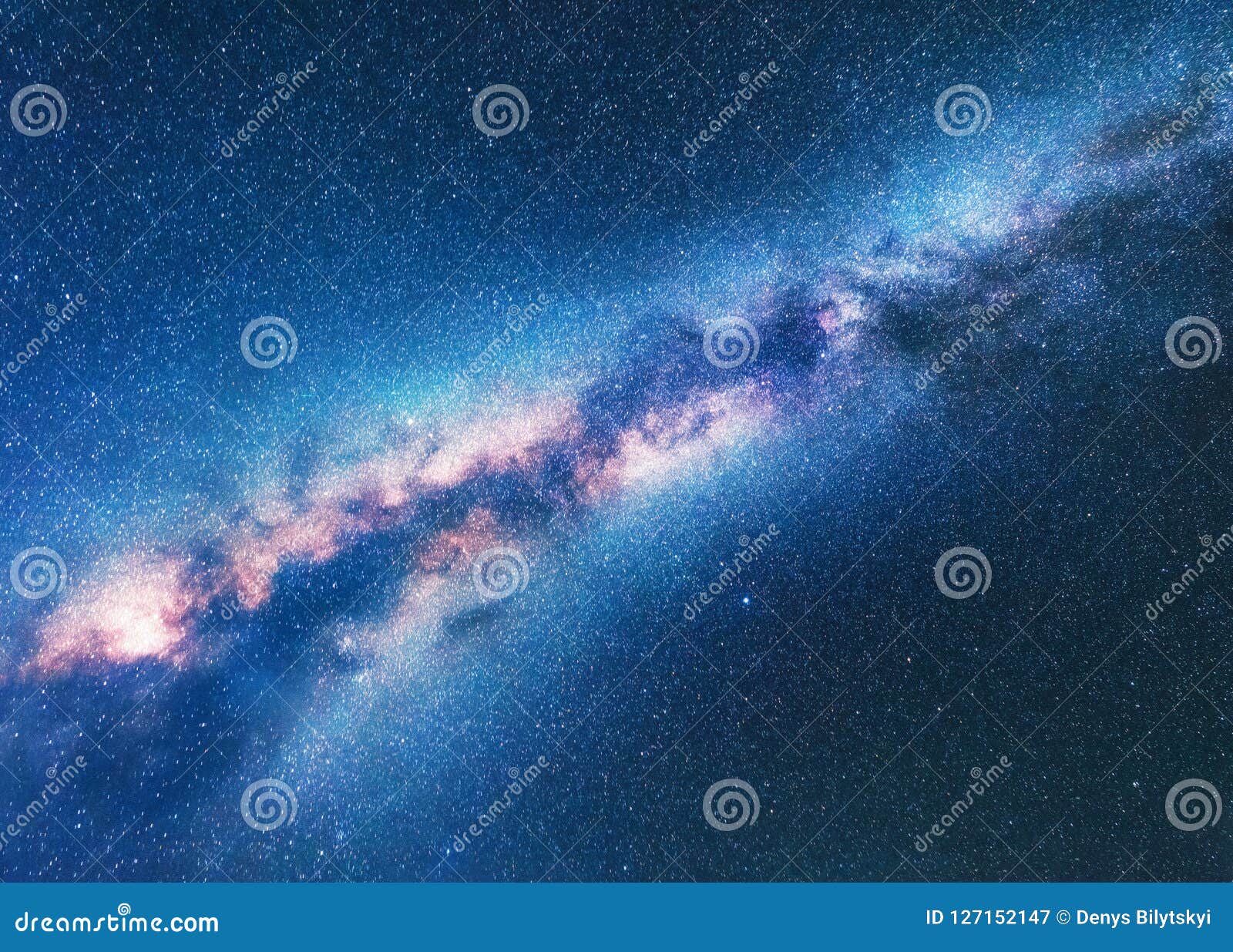 银河与满天星斗的天空的空间背景库存图片 图片包括有照亮 本质 夜间 空间 探险 概念 银河与满天星斗的天空的空间背景库存图片 图片包括有照亮 本质 夜间 空间 探险 概念